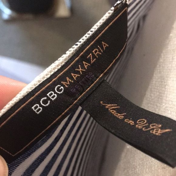 BCBG Sample, Blue & White Striped Long-Sleeved Tee w/Ruched Back - Size XS/S - Picture 6 of 9